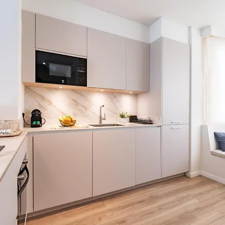 Malagasuite Duplex With Parking *