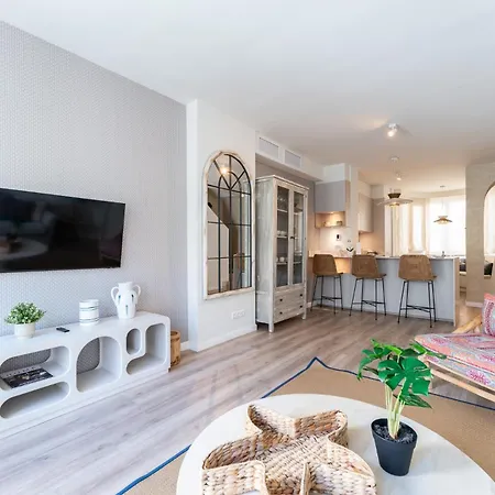 Malagasuite Duplex With Parking Lejlighed *