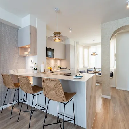 Lejlighed Malagasuite Duplex With Parking Marbella