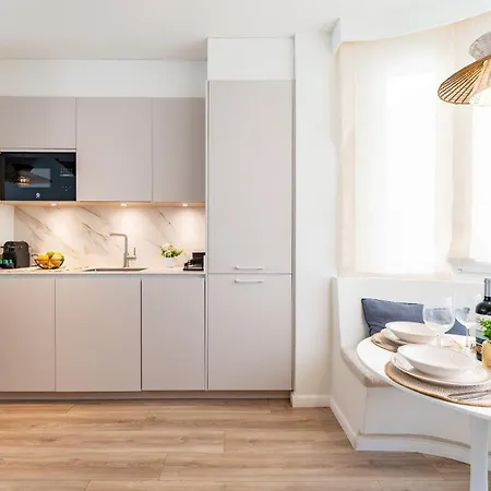 Malagasuite Duplex With Parking *