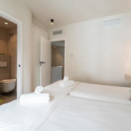 Lejlighed Malagasuite Duplex With Parking Marbella