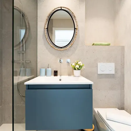 Malagasuite Duplex With Parking *