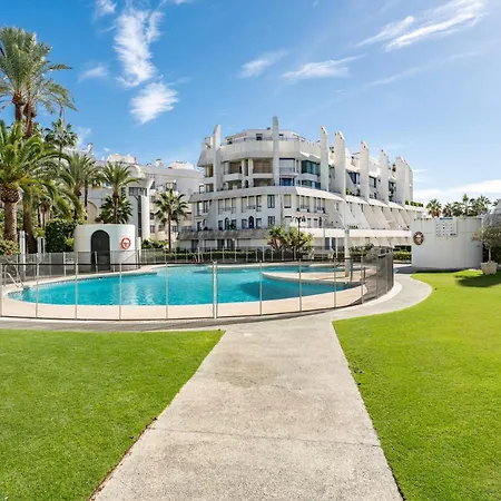 Malagasuite Duplex With Parking Apartman