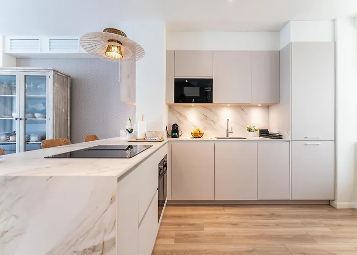 شقة Malagasuite Duplex With Parking ماربيا