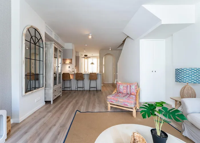 Malagasuite Duplex With Parking شقة *