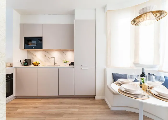 Malagasuite Duplex With Parking *