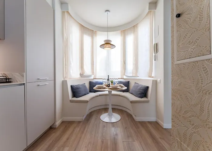 شقة Malagasuite Duplex With Parking