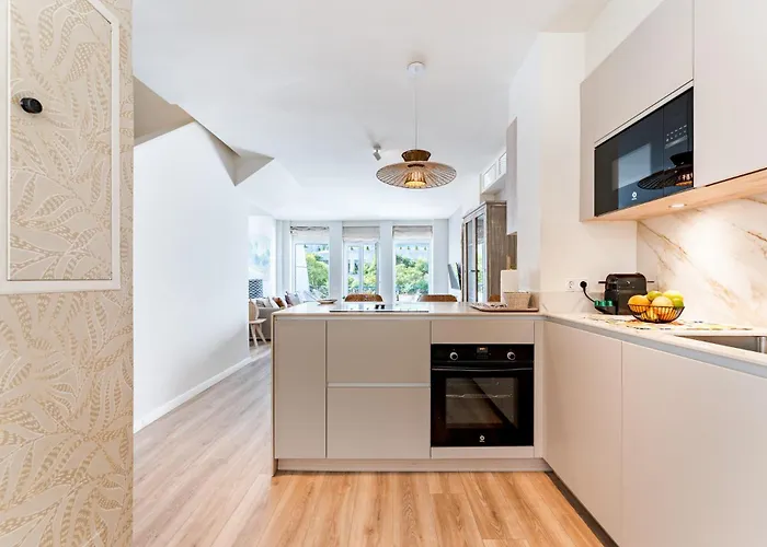 Malagasuite Duplex With Parking * ماربيا