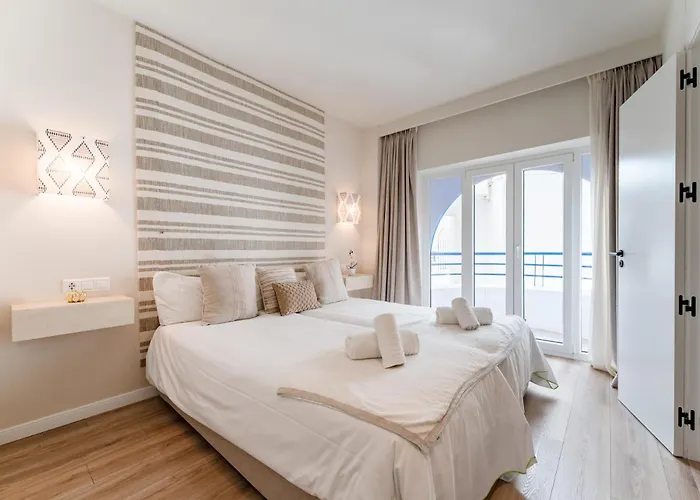 Malagasuite Duplex With Parking ماربيا