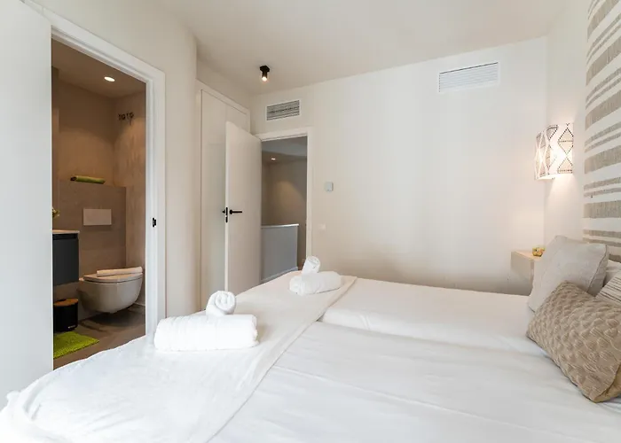 شقة Malagasuite Duplex With Parking ماربيا