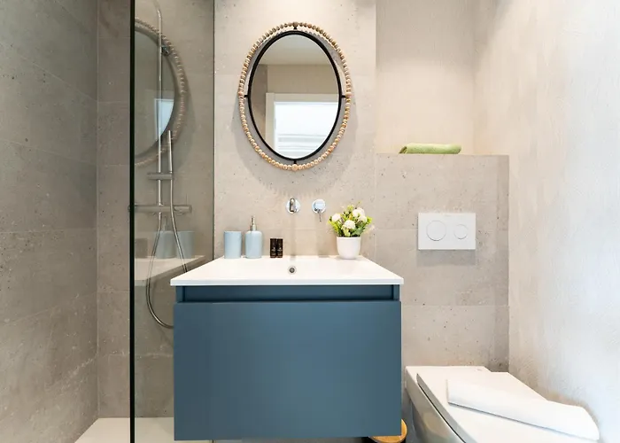 Malagasuite Duplex With Parking *