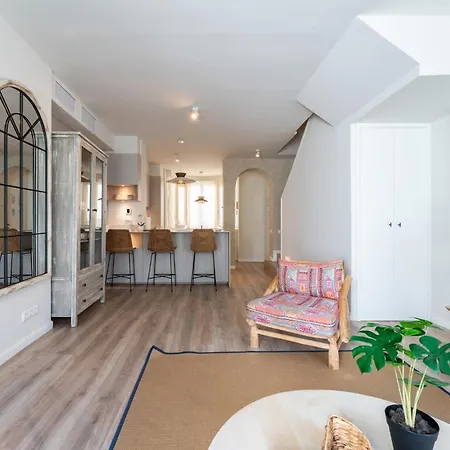 Malagasuite Duplex With Parking Апартаменти *